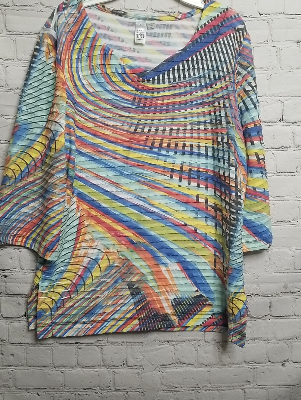 Thomas & Olivia womens Colorful Abstract Swirl Knit Top size Medium EUC